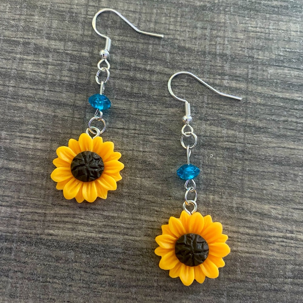 sunflower earrings 🌻